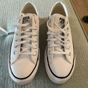 Women’s Chuck Taylor All Star Lift Platform size 6.5